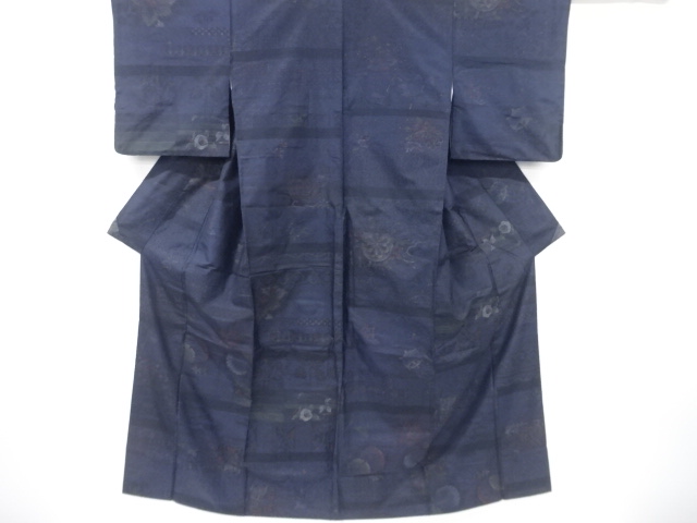 花に蝶・糸巻模様織り出し本場泥大島紬着物